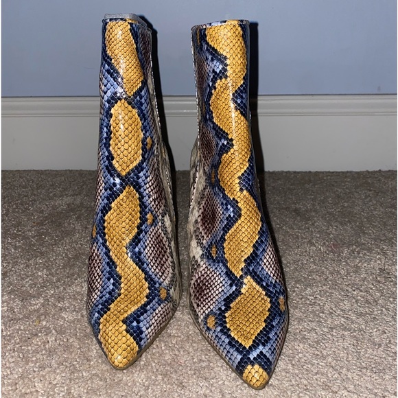 NEW without tags or box Steve Madden Ankle Booties - Picture 2 of 6